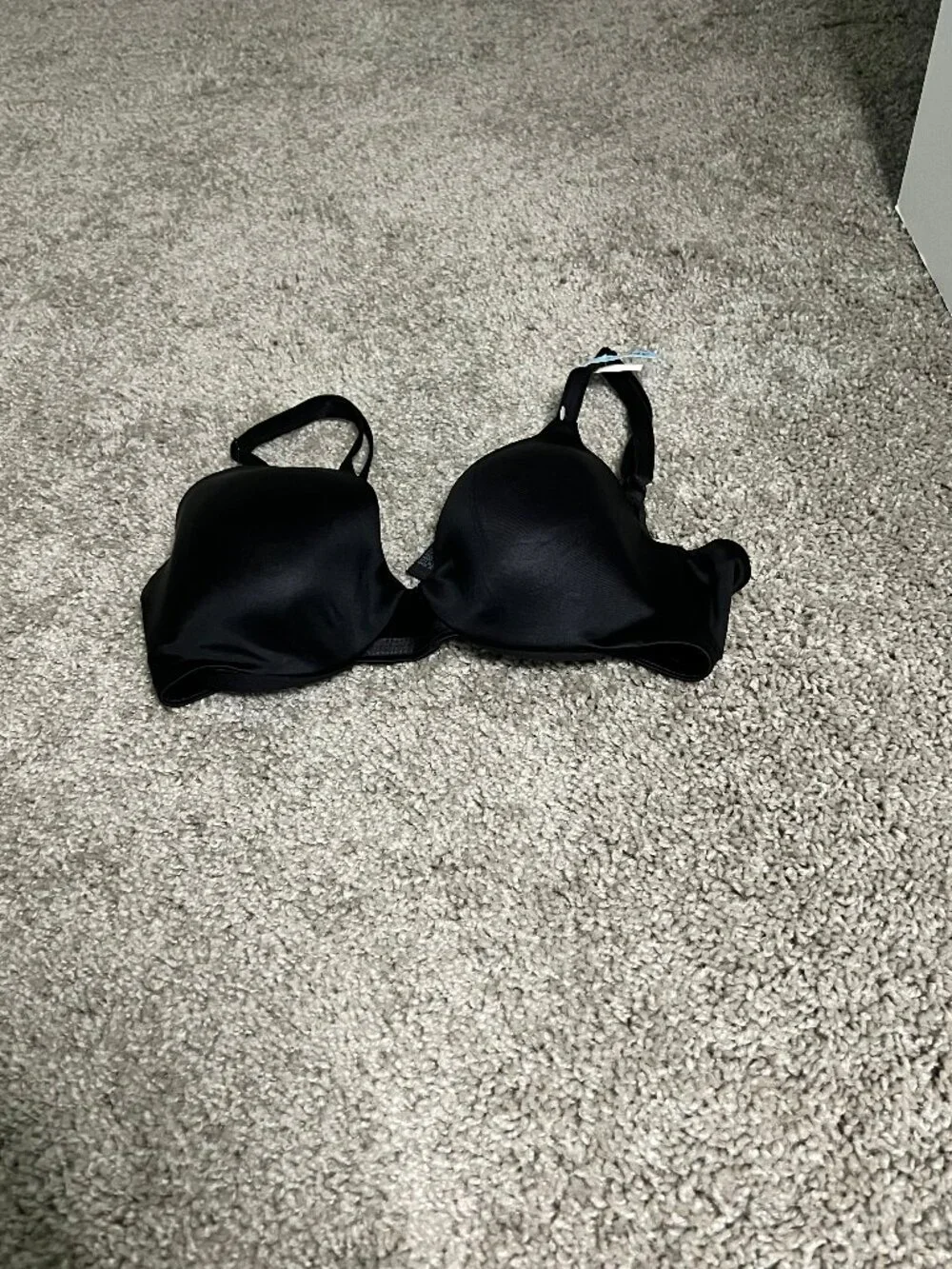Bali Women's One Smooth U Concealing and Shaping Underwire Bra Black 34C